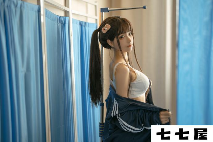 可爱少女蠢沫沫下班后还要检查身体 图集中另一个人是谁-1