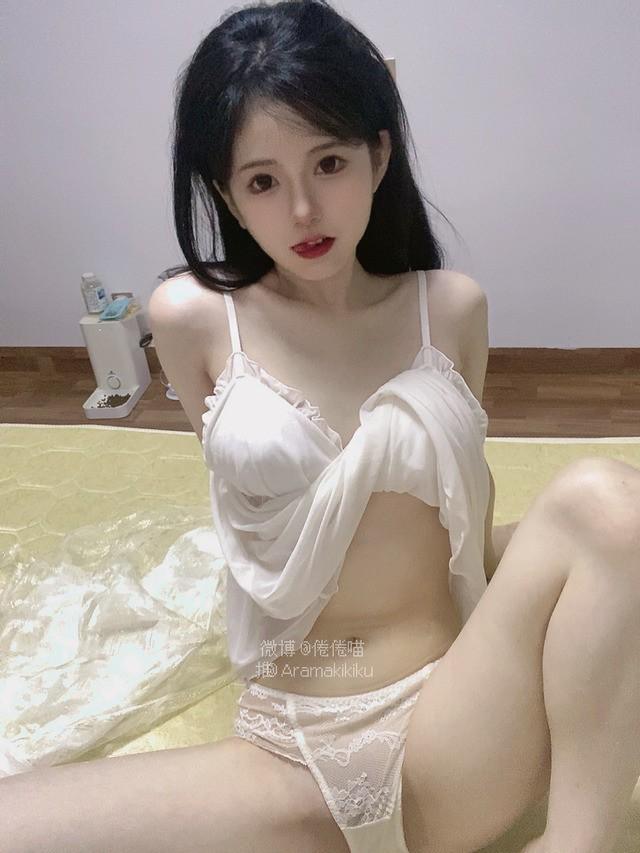 倦倦喵 – 白睡衣[25P-111.8M]